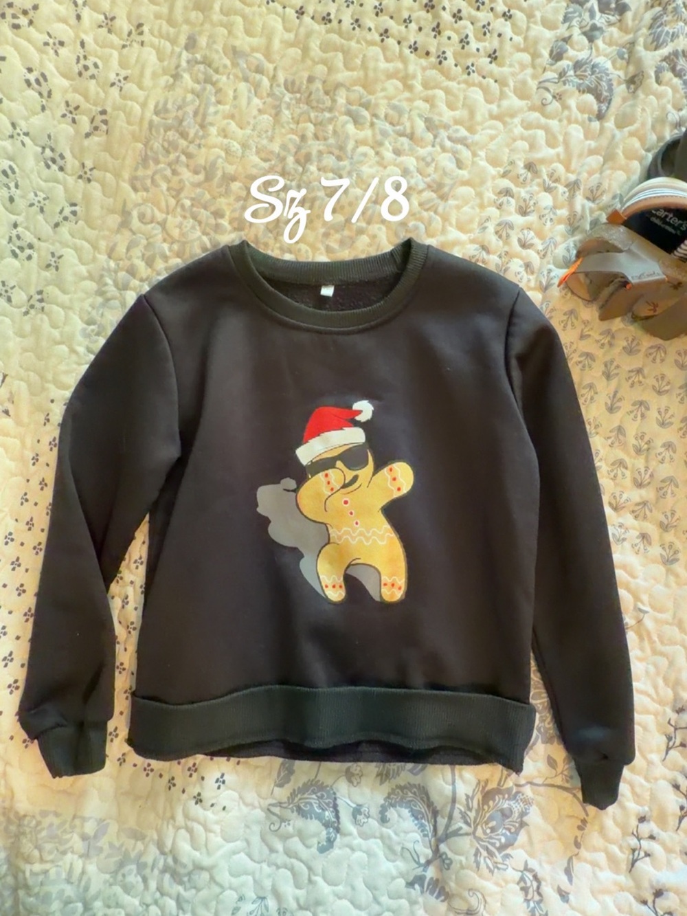 Black Kids' Sweatshirt with Gingerbread Santa Graphic